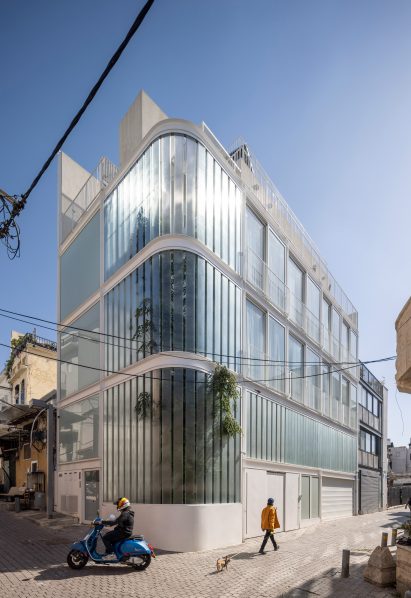 Y/K Building by Paritzki & Liani Architects