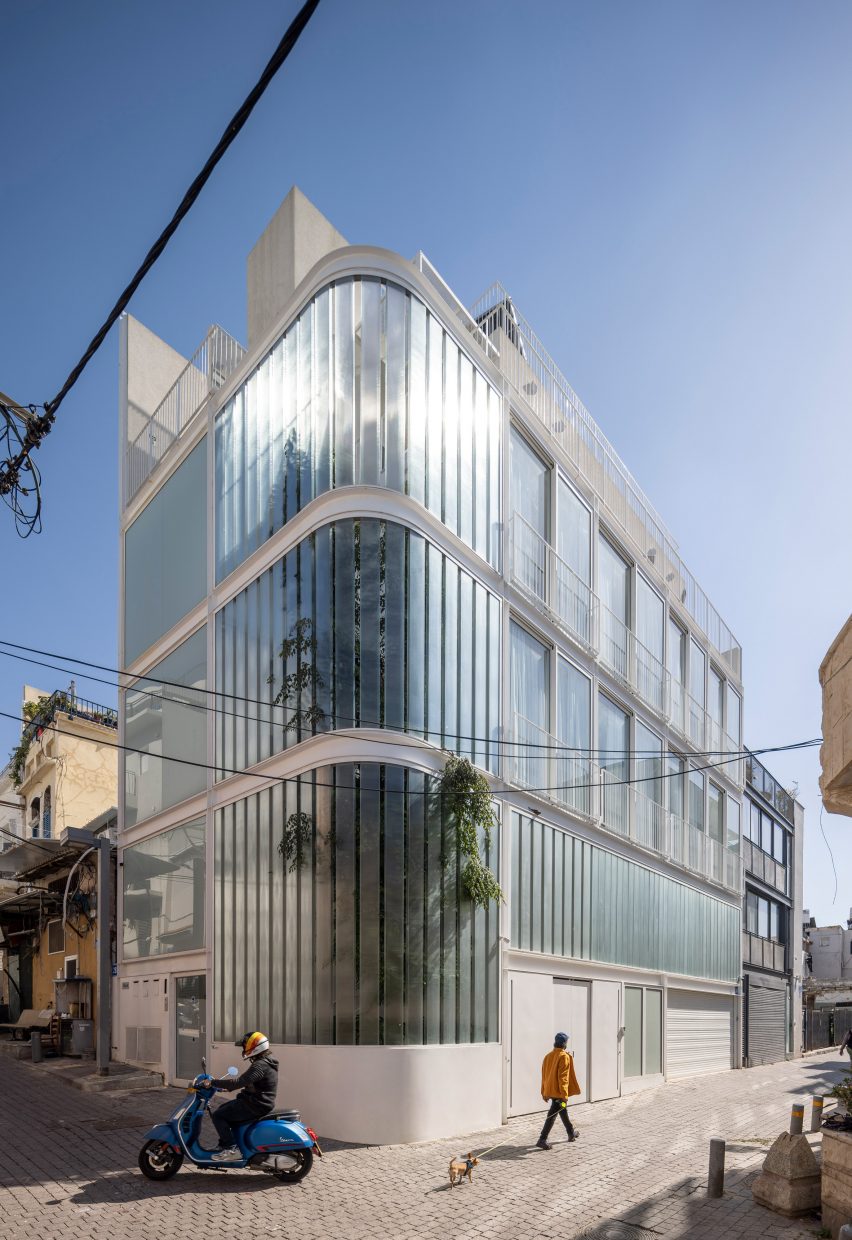 Y/K Building by Paritzki & Liani Architects