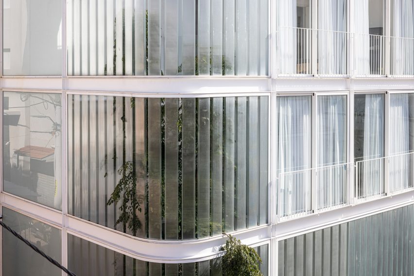 Y/K Building by Paritzki & Liani Architects
