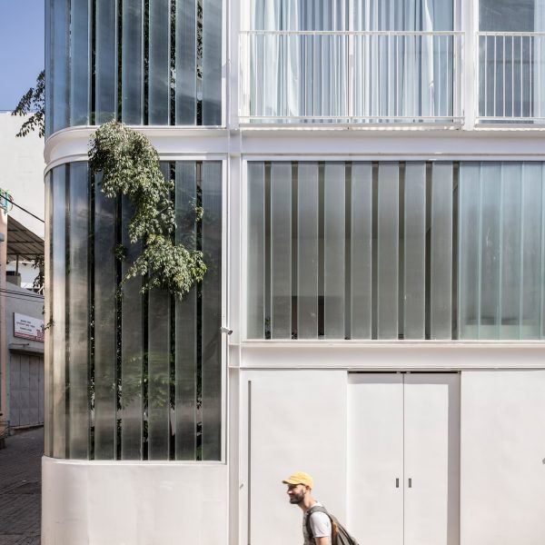 Y/K Building by Paritzki & Liani Architects