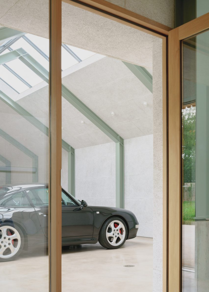 Car barn in Somerset by Bindloss Dawes