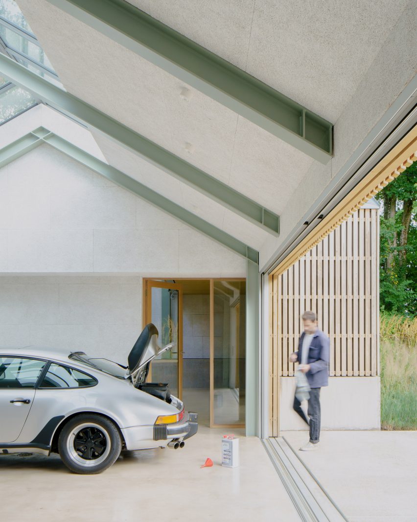 Car barn in Somerset by Bindloss Dawes