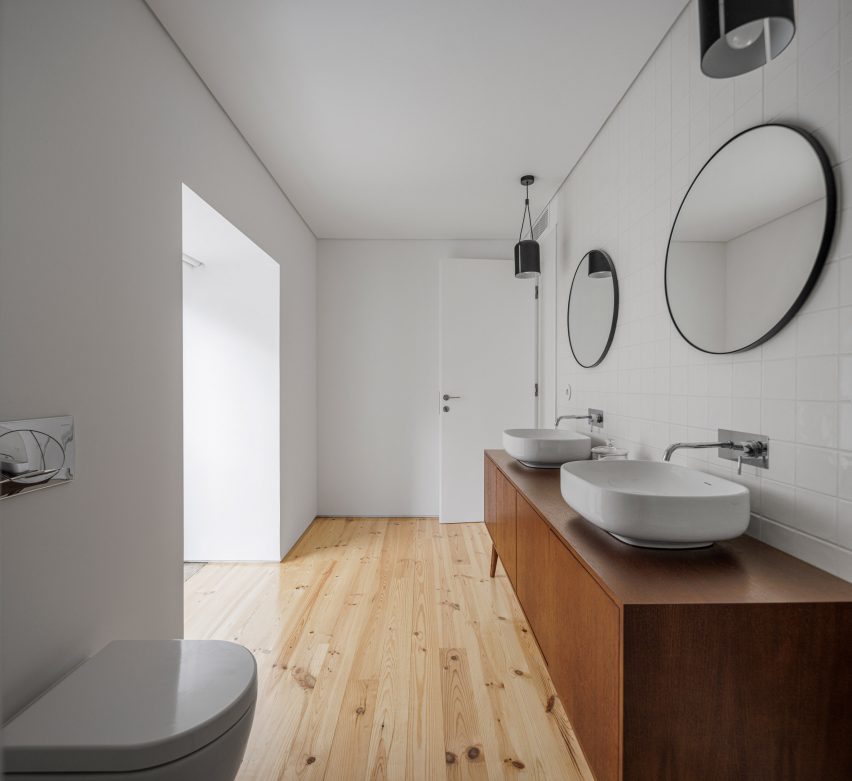 Casa Caldeira by Filipe Pina