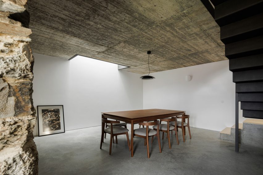 Casa Caldeira by Filipe Pina