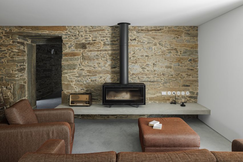 Casa Caldeira by Filipe Pina