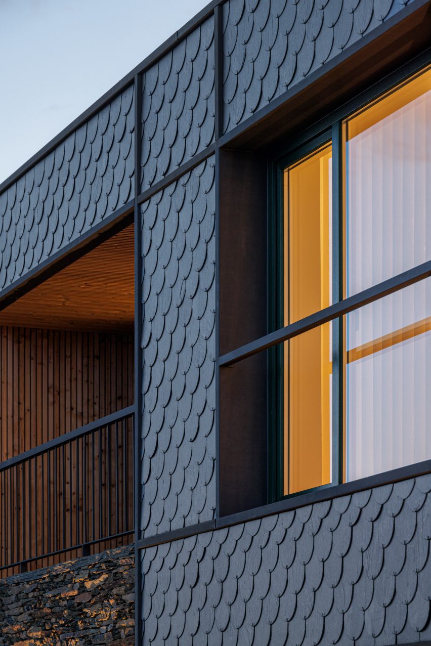 Casa Caldeira by Filipe Pina