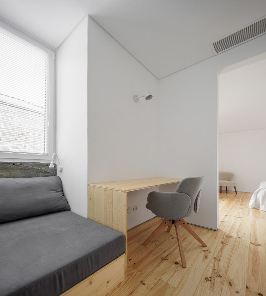 Casa Caldeira by Filipe Pina