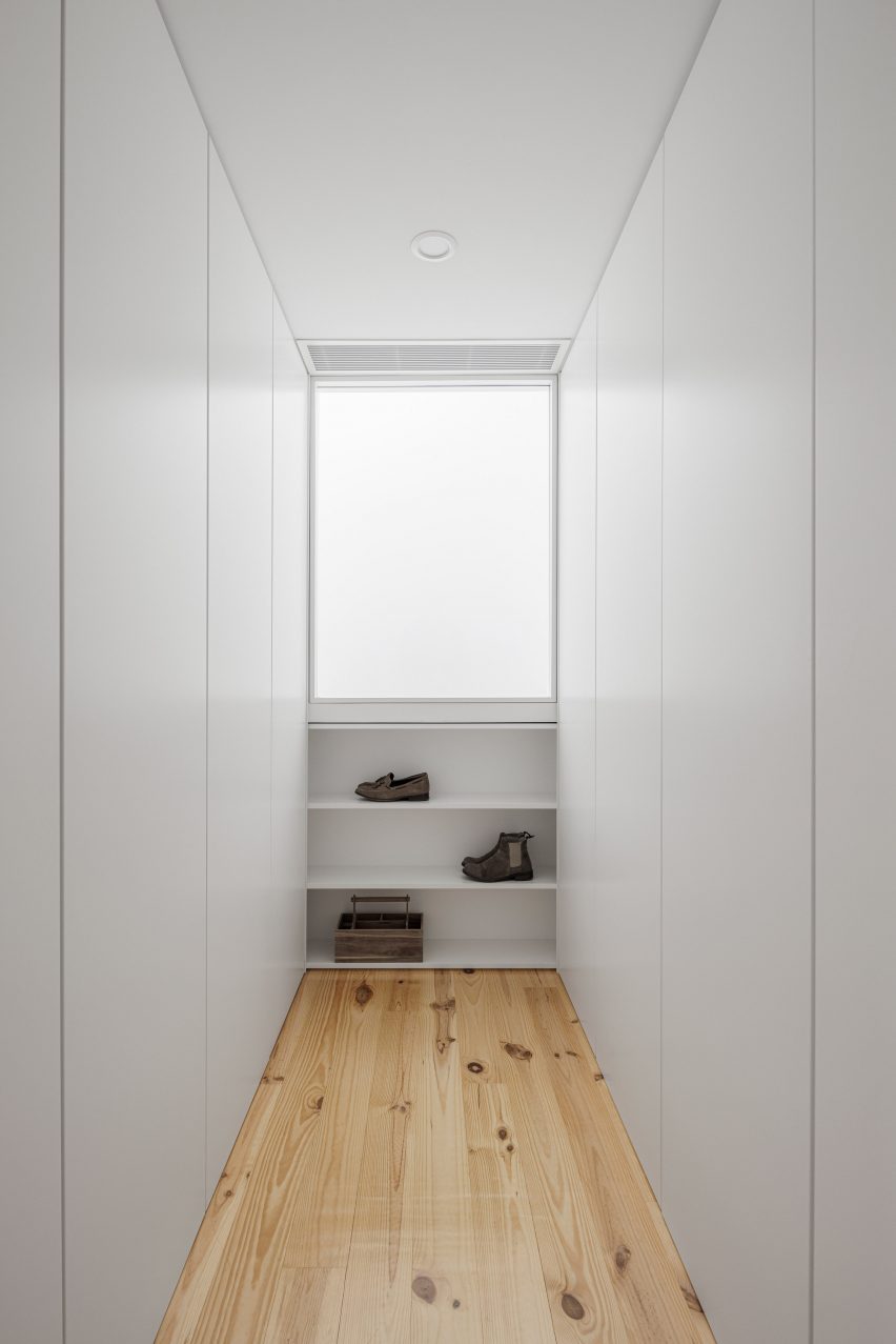 Casa Caldeira by Filipe Pina
