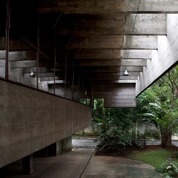 The exterior of Casa Medes da Rocha