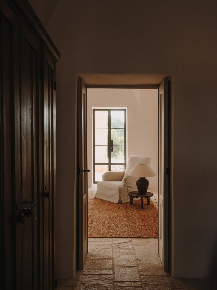 Interior of Casolare Scarani in Puglia by Studio Andrew Trotter