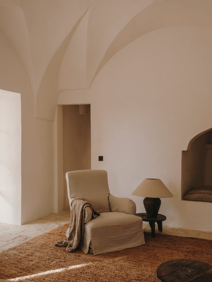 Interior of Casolare Scarani in Puglia by Studio Andrew Trotter