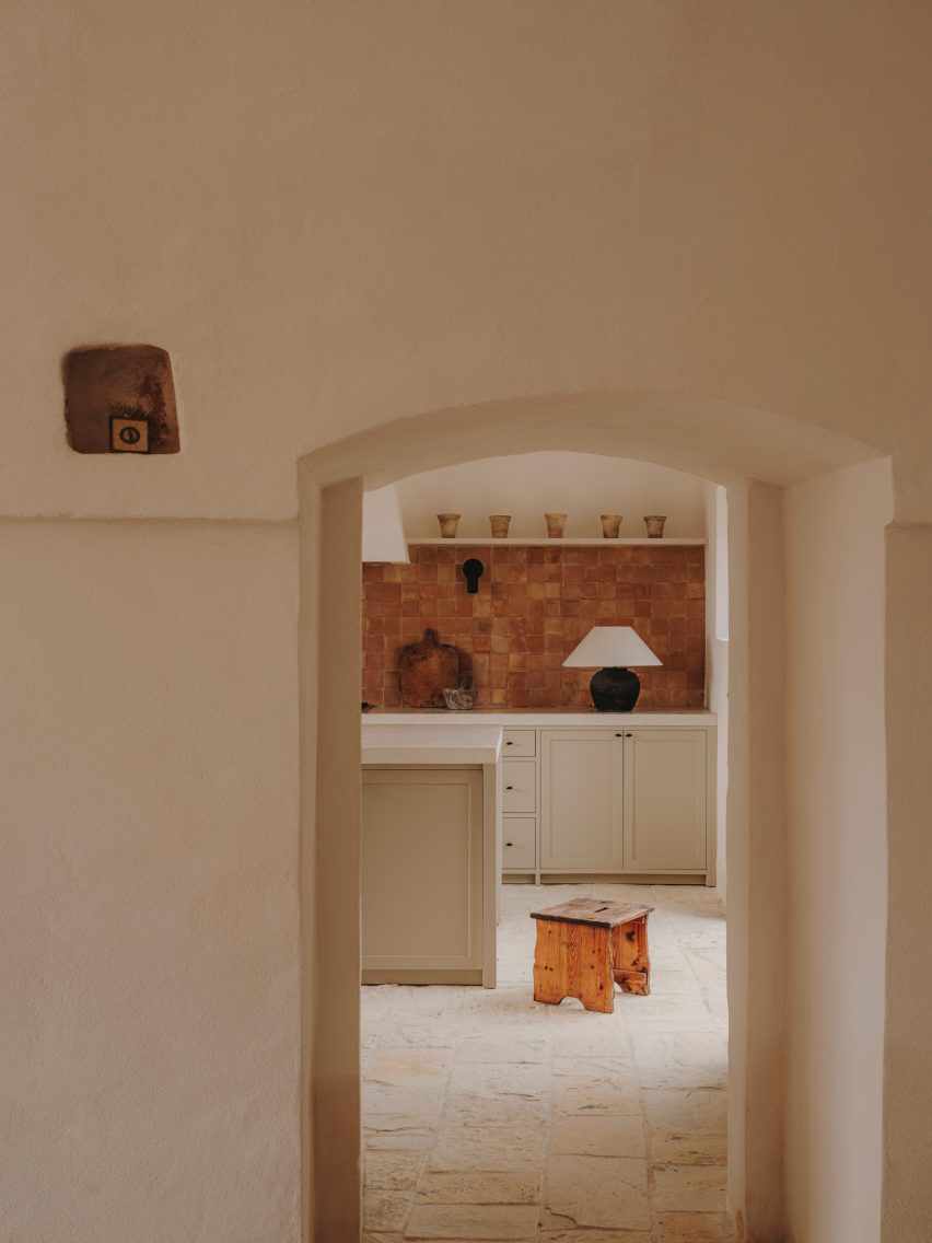 Interior of Casolare Scarani in Puglia by Studio Andrew Trotter