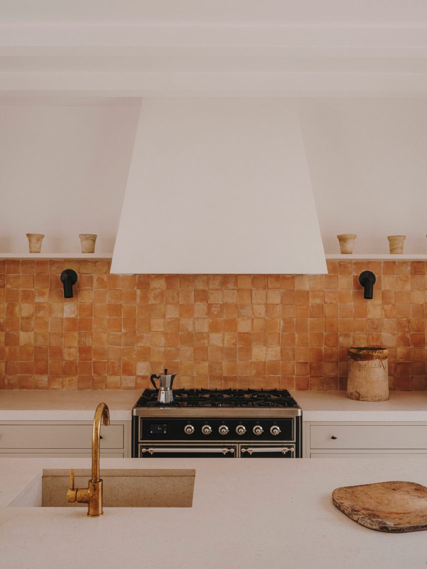 Interior of Casolare Scarani in Puglia by Studio Andrew Trotter