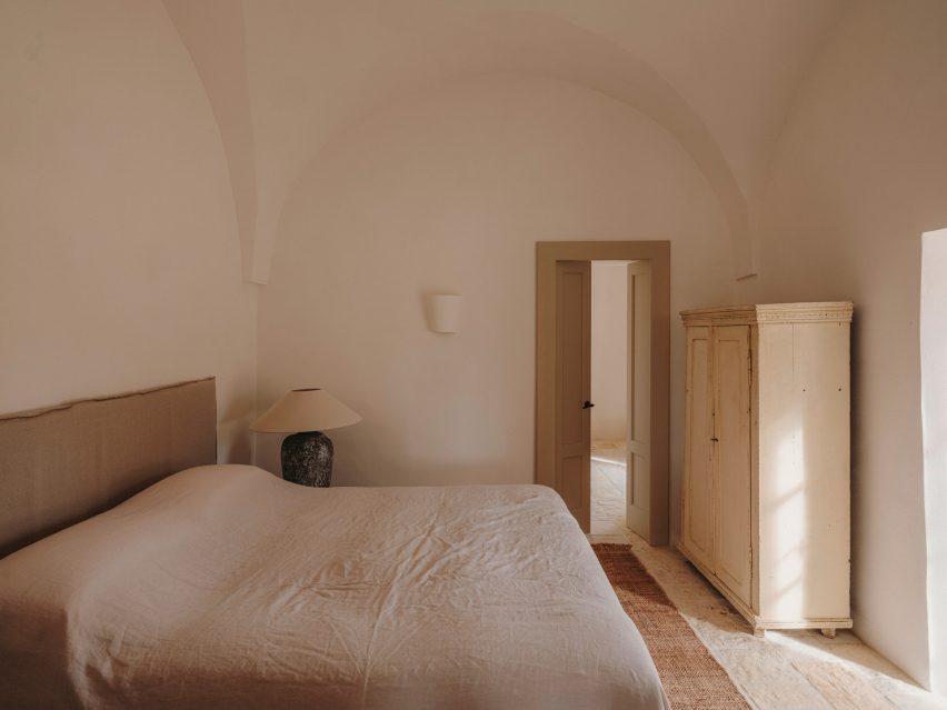 Interior of Casolare Scarani in Puglia by Studio Andrew Trotter