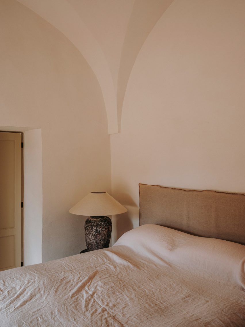 Interior of Casolare Scarani in Puglia by Studio Andrew Trotter