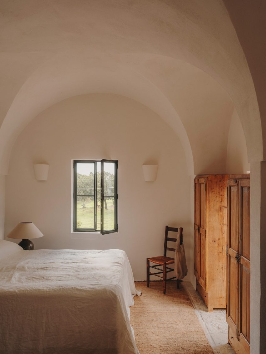 Interior of Casolare Scarani in Puglia by Studio Andrew Trotter