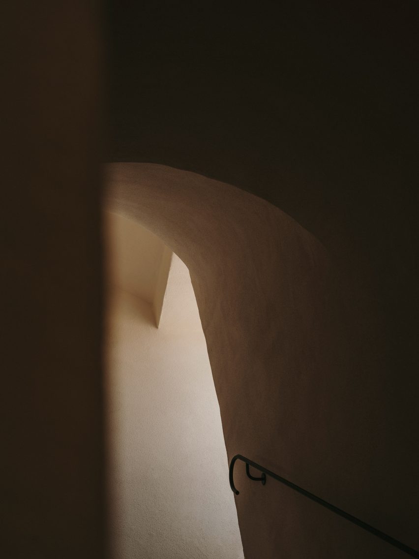 Interior of Casolare Scarani in Puglia by Studio Andrew Trotter