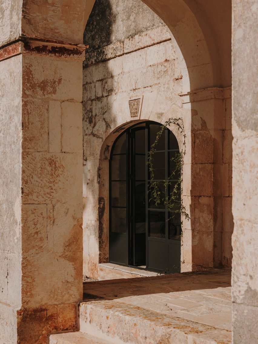 Exterior of Casolare Scarani in Puglia by Studio Andrew Trotter