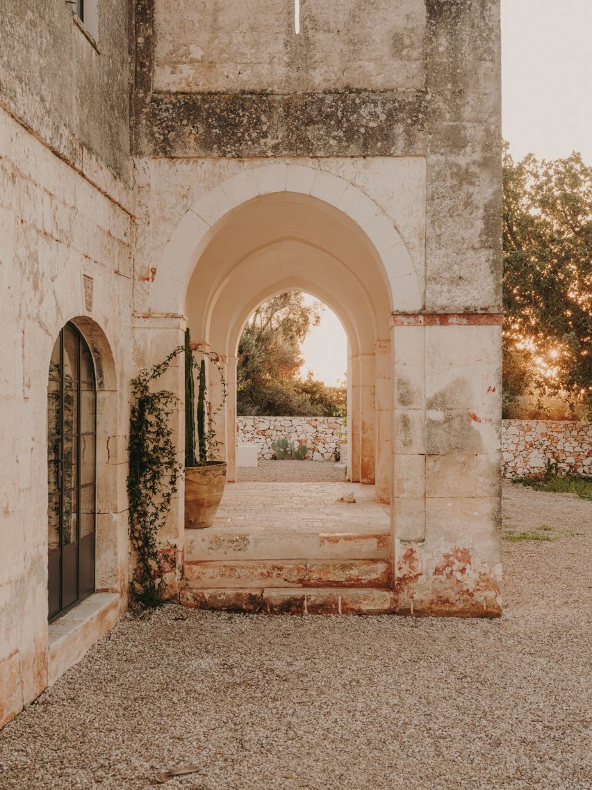 Exterior of Casolare Scarani in Puglia by Studio Andrew Trotter