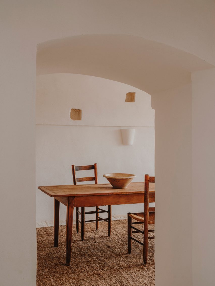 Interior of Casolare Scarani in Puglia by Studio Andrew Trotter