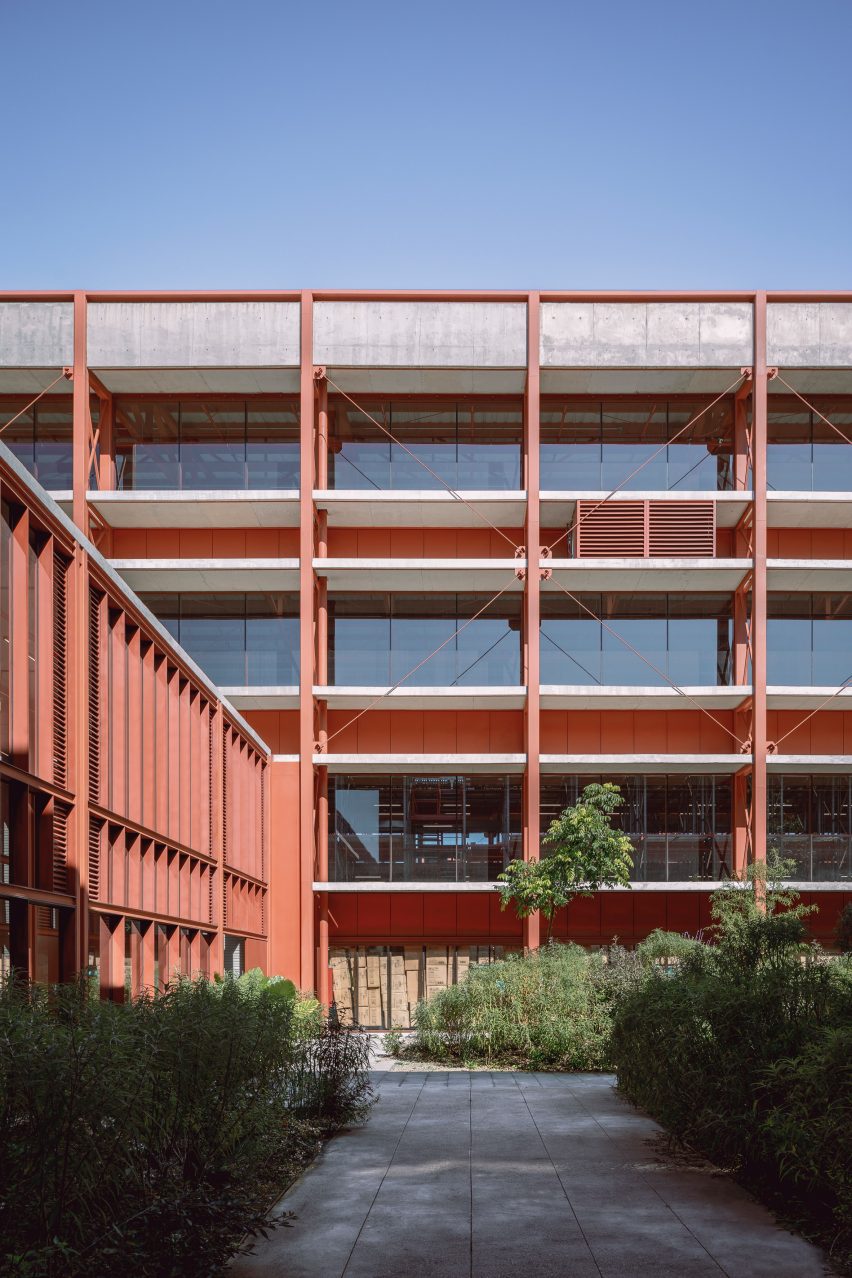 CBG by Estudio MMX and Luis Campos
