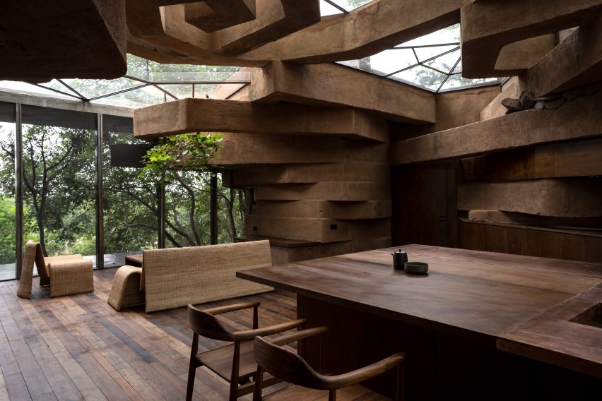 Interior of Chuzhi house in India by Wallmakers
