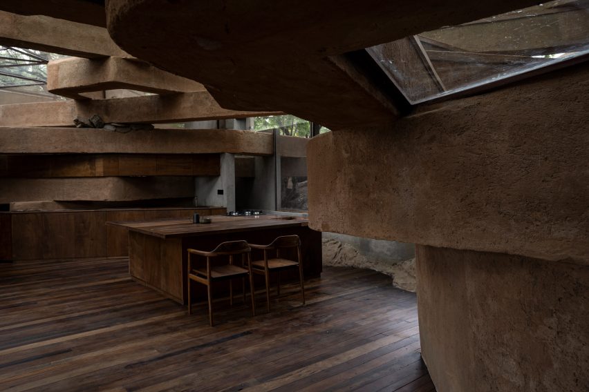 Interior of Chuzhi house in India by Wallmakers
