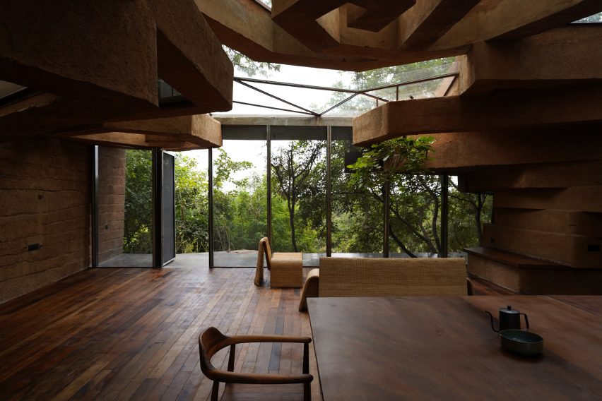 Interior of Chuzhi house in India by Wallmakers
