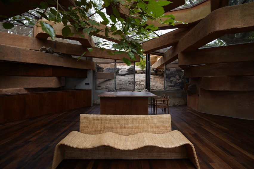 Interior of Chuzhi house in India by Wallmakers