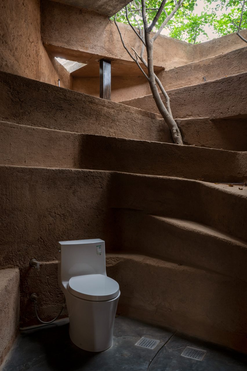 Interior of Chuzhi house in India by Wallmakers