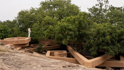 Exterior of Chuzhi house in India by Wallmakers