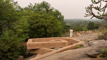 Exterior of Chuzhi house in India by Wallmakers