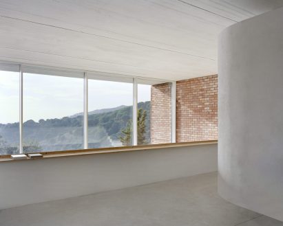 Upper level of Casa Dosmurs by Mesura