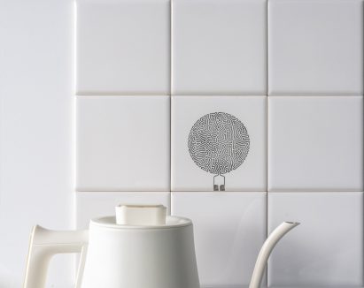 Heat-sensing tile