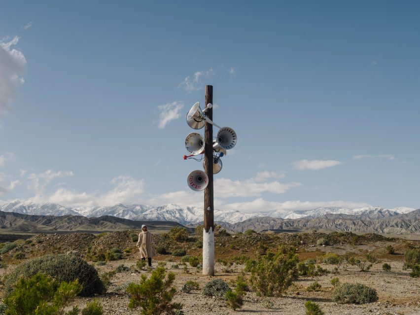 antennae in desert instllation