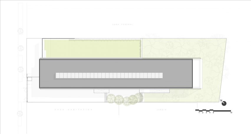 Roof floor plan of the CH73 House by LBR&A