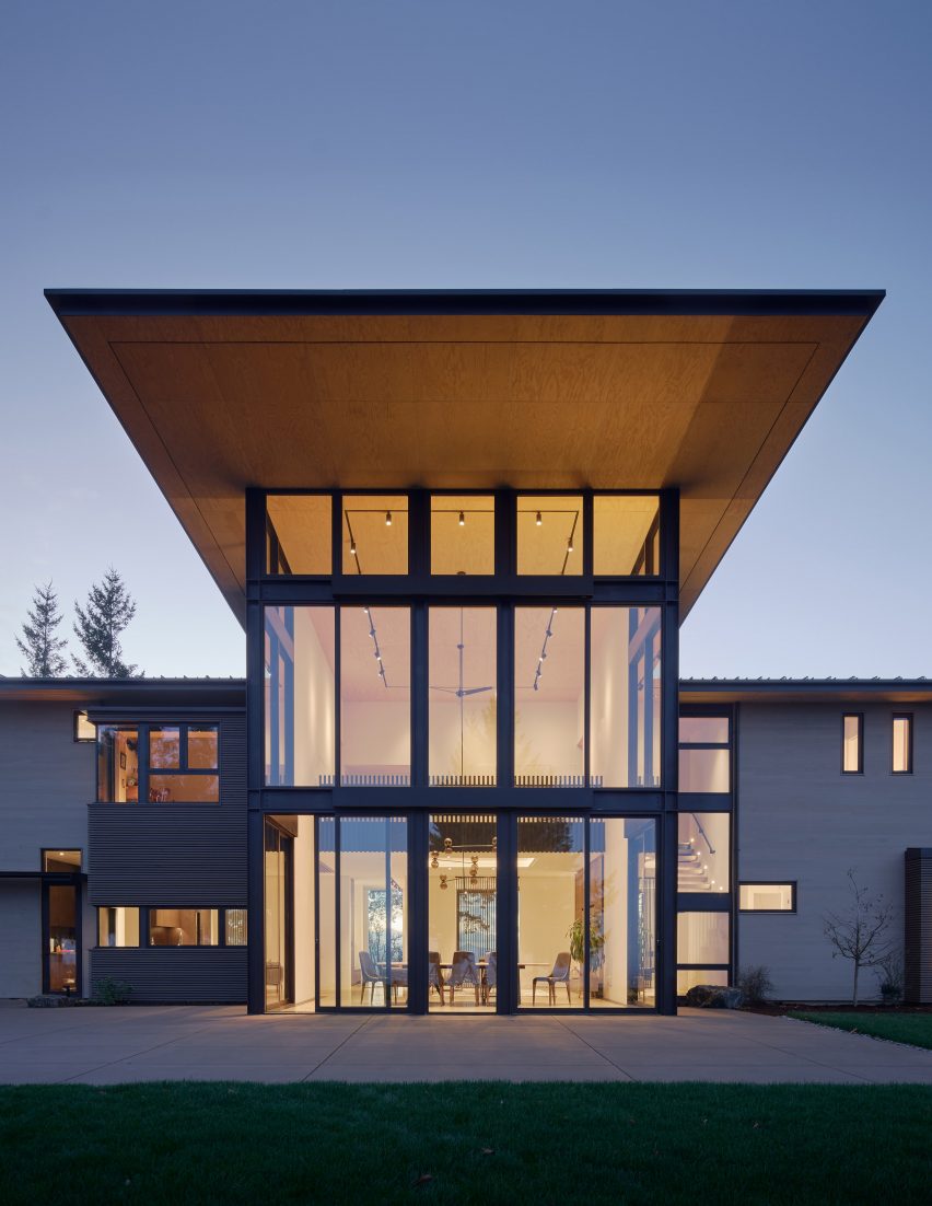 Eola Hills Residence by Ueda Design Studio