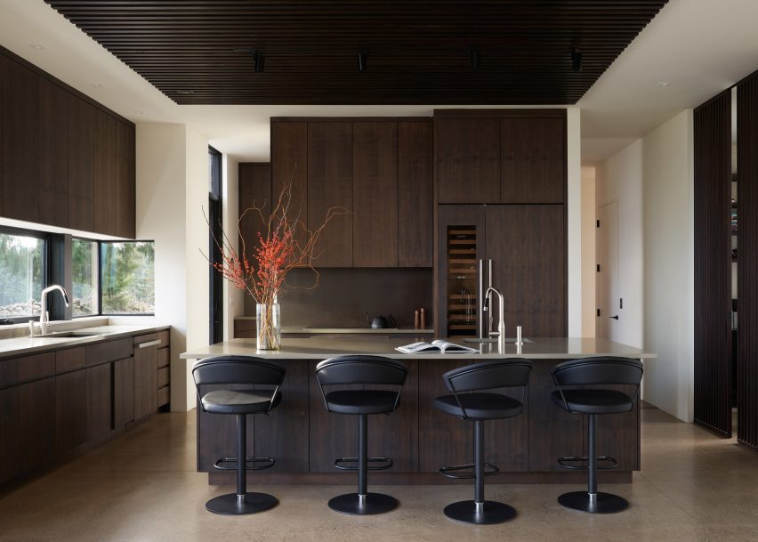 Eola Hills Residence by Ueda Design Studio