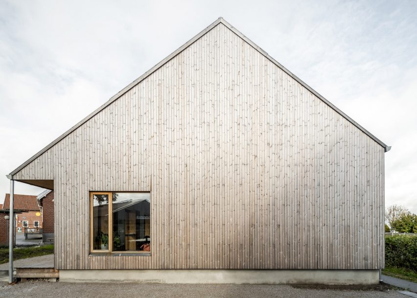 Exterior of Feldballe School extension by Henning Larsen Architects