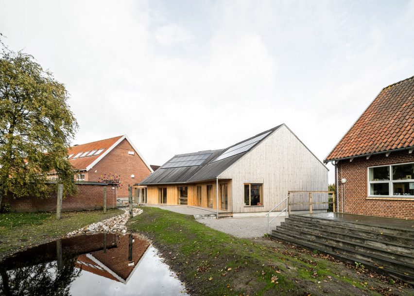 Exterior of Feldballe School extension by Henning Larsen Architects