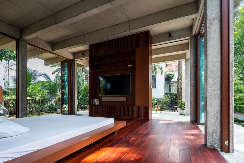 Interior of Floating House in Vietnam by SDA
