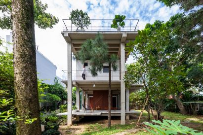 Concrete home in Vietnam by SDA