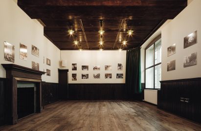 Room inside Jacksons Lane in London