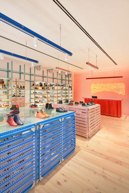 Málaga Camper store by Jorge Penadés