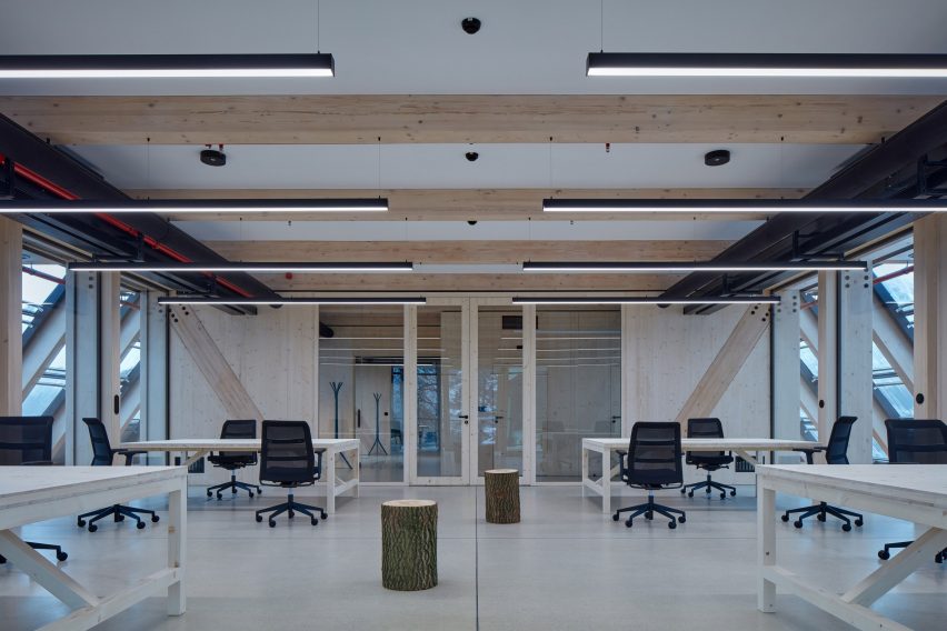 Kloboucká lesní HQ by Mjölk Architekti
