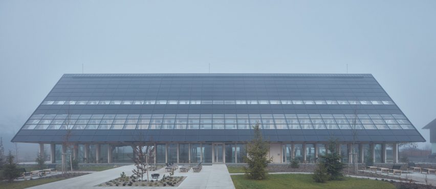 Kloboucká lesní HQ by Mjölk Architekti