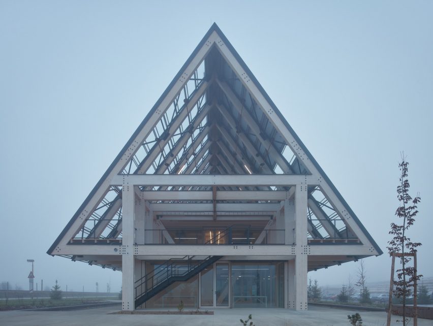 Gabled Kloboucká lesní headquarters by Mjölk Architekti