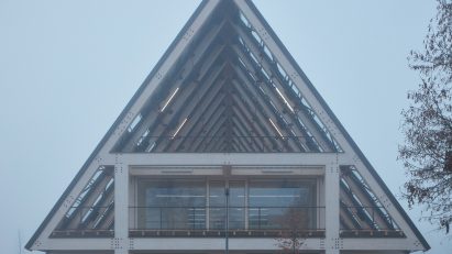 Gabled Kloboucká lesní HQ by Mjölk Architekti