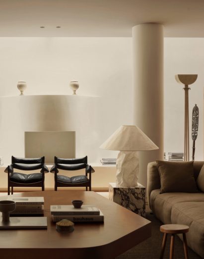 Living room with smooth white column in corner