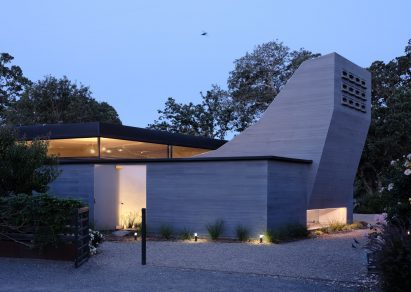 Angular roof of Sonoma home extension by architect Neal Schwartz